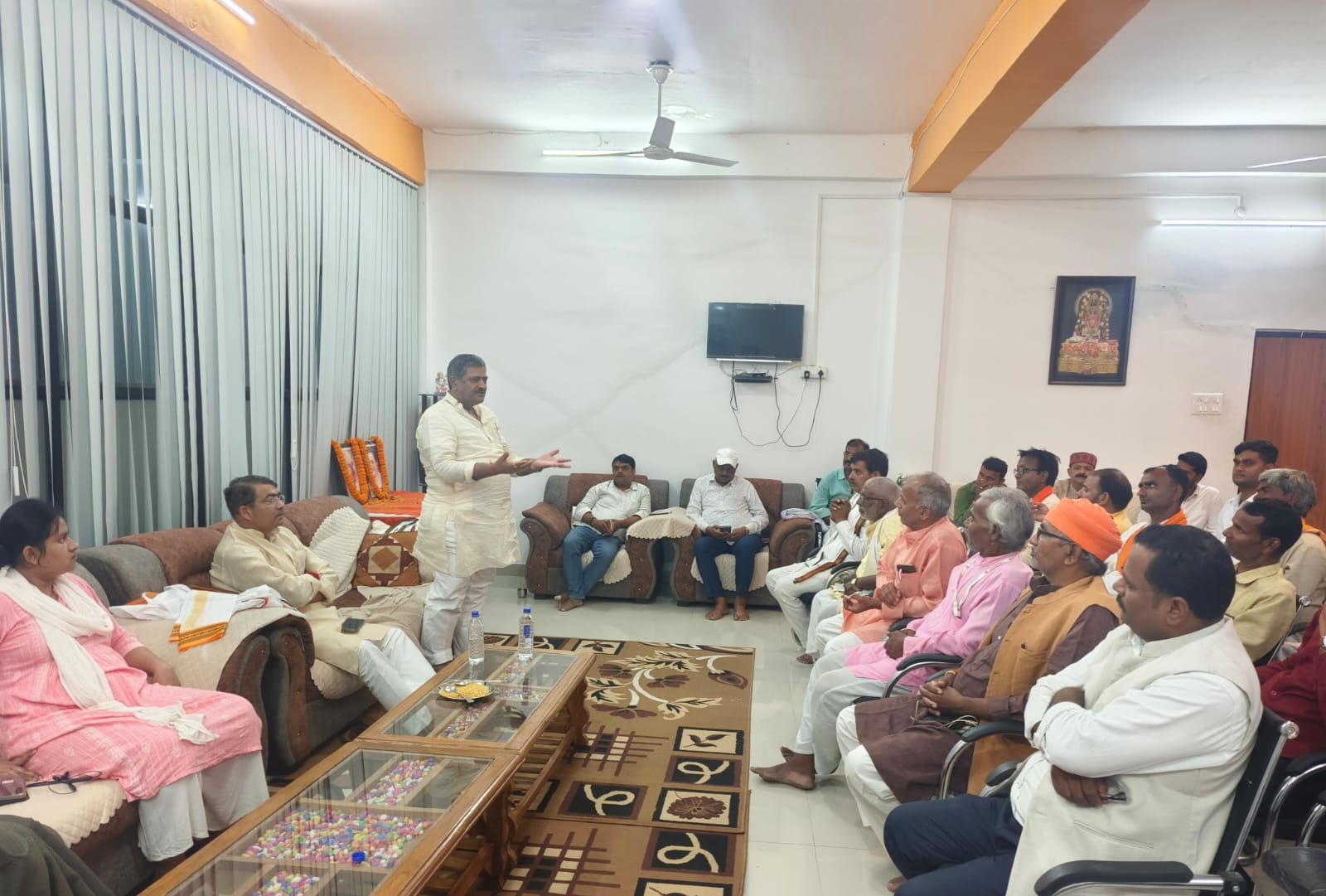 प्रधानमंत्री के कार्यक्रम को लेकर एमएलसी ने किया बैठक