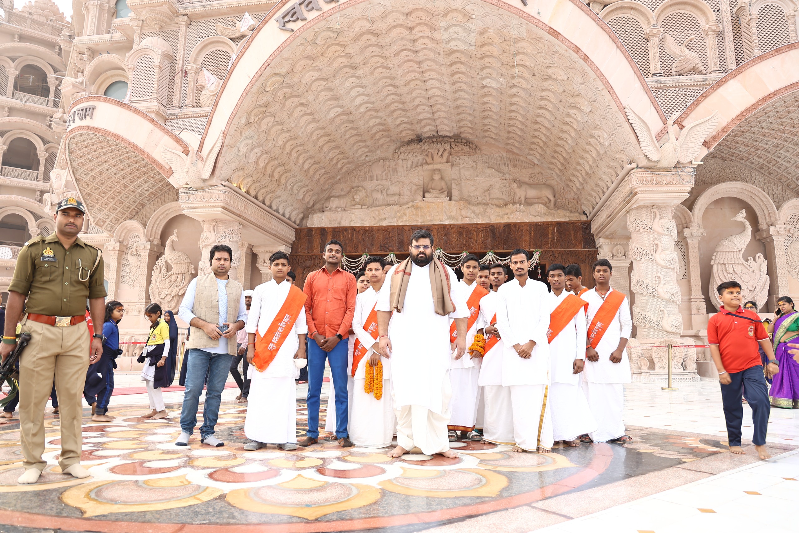 कन्याकुमारी से कश्मीर राष्ट्रव्यापी संकल्प यात्रा समापन के पश्चात काशी पहुंचे संत प्रवर श्री विज्ञान देव जी महाराज