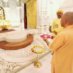 सीएम योगी ने रामलला का किया दर्शन, श्रीचरणों में झुकाया शीश