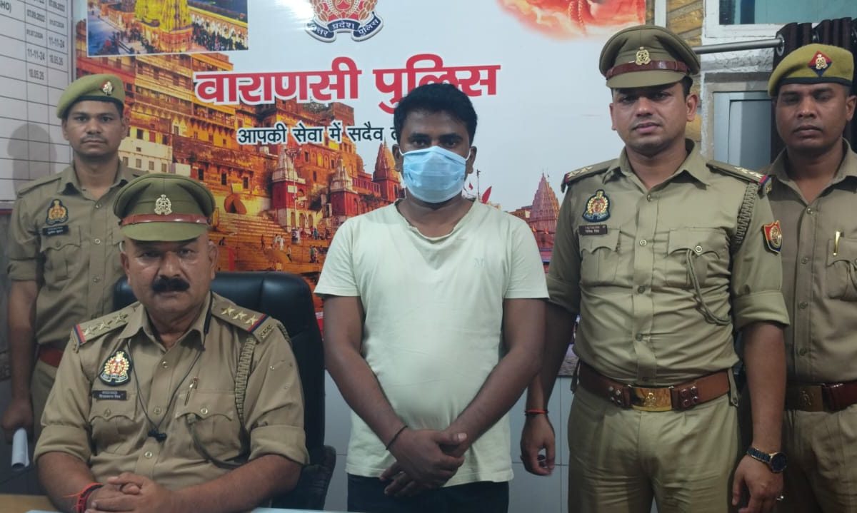 उपनिरीक्षक विवेक सिंह ने 25 हजार के इनामी को किया गिरफ्तार