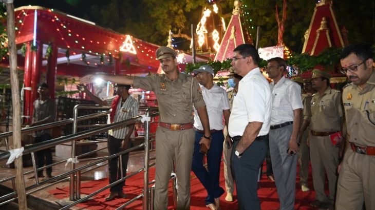 नवरात्रि पर शैलपुत्री मंदिर की सुरक्षा व्यवस्था को लेकर अपर पुलिस आयुक्त ने किया निरीक्षण